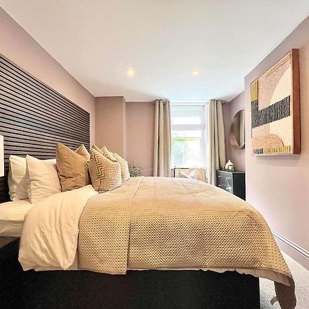Fabulous Large Apartment In Great Location Бат Экстерьер фото