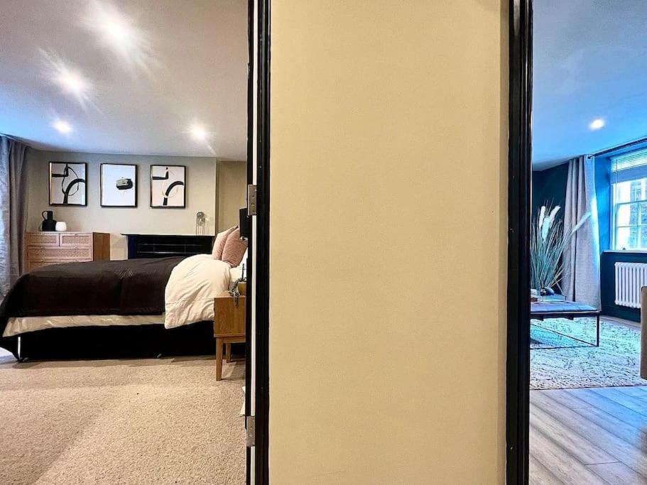 Fabulous Large Apartment In Great Location Бат Экстерьер фото
